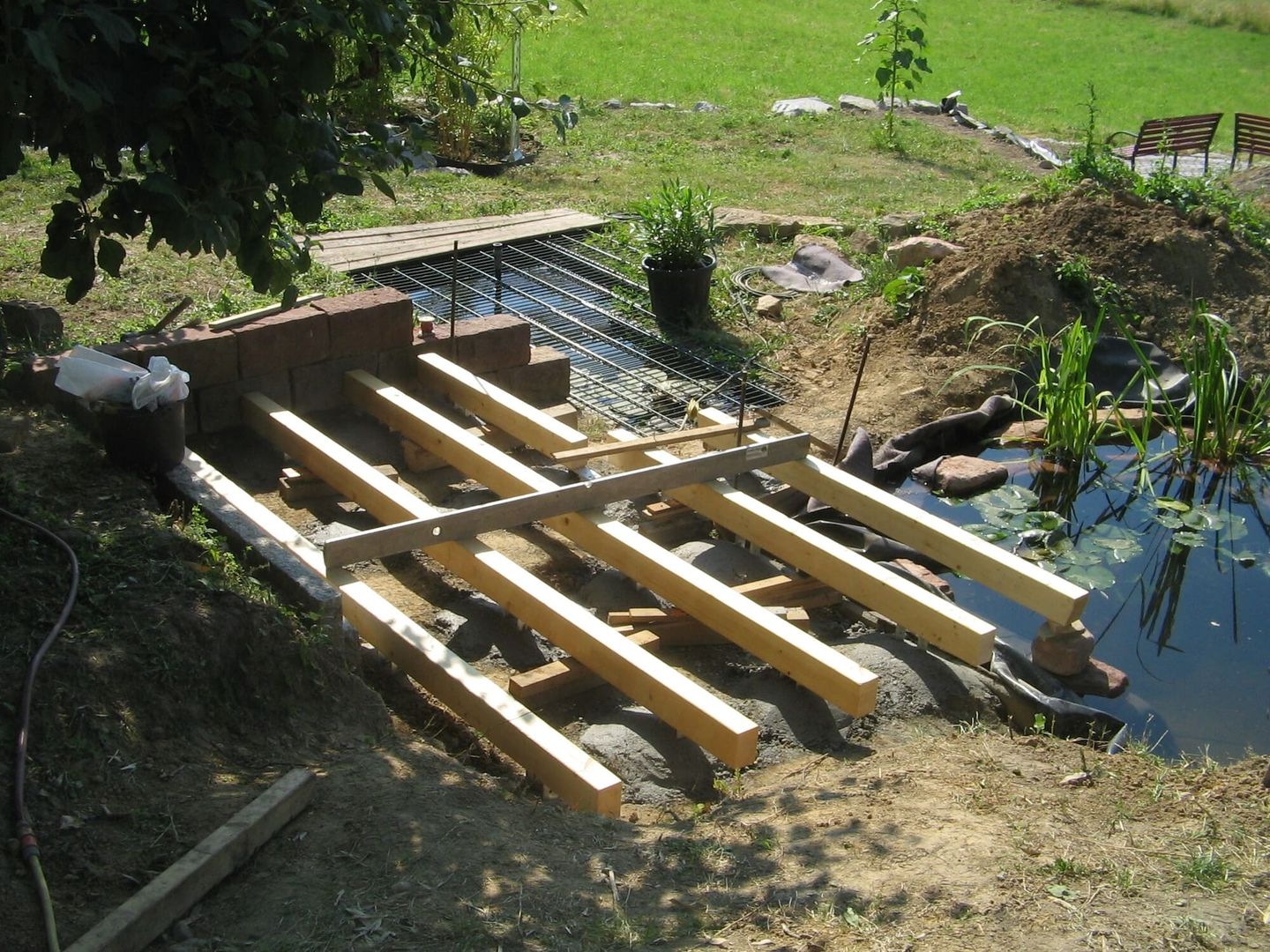 Bau eines Gartenteichs